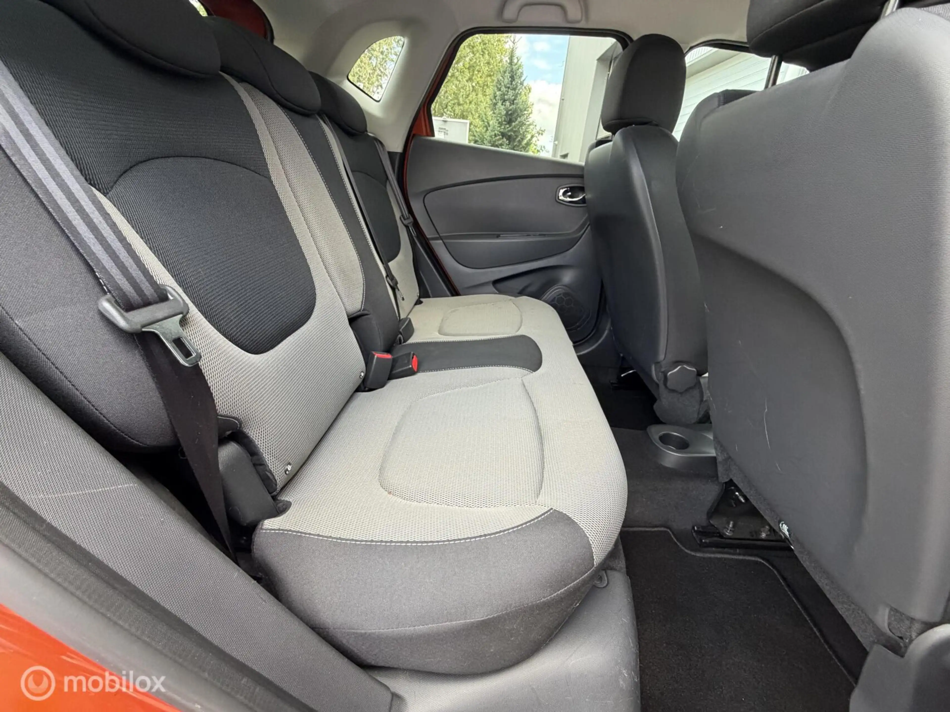 Renault Captur 0.9 TCe Dynamique 2014 / 31000KM NAP / Navigatie / — photo 14