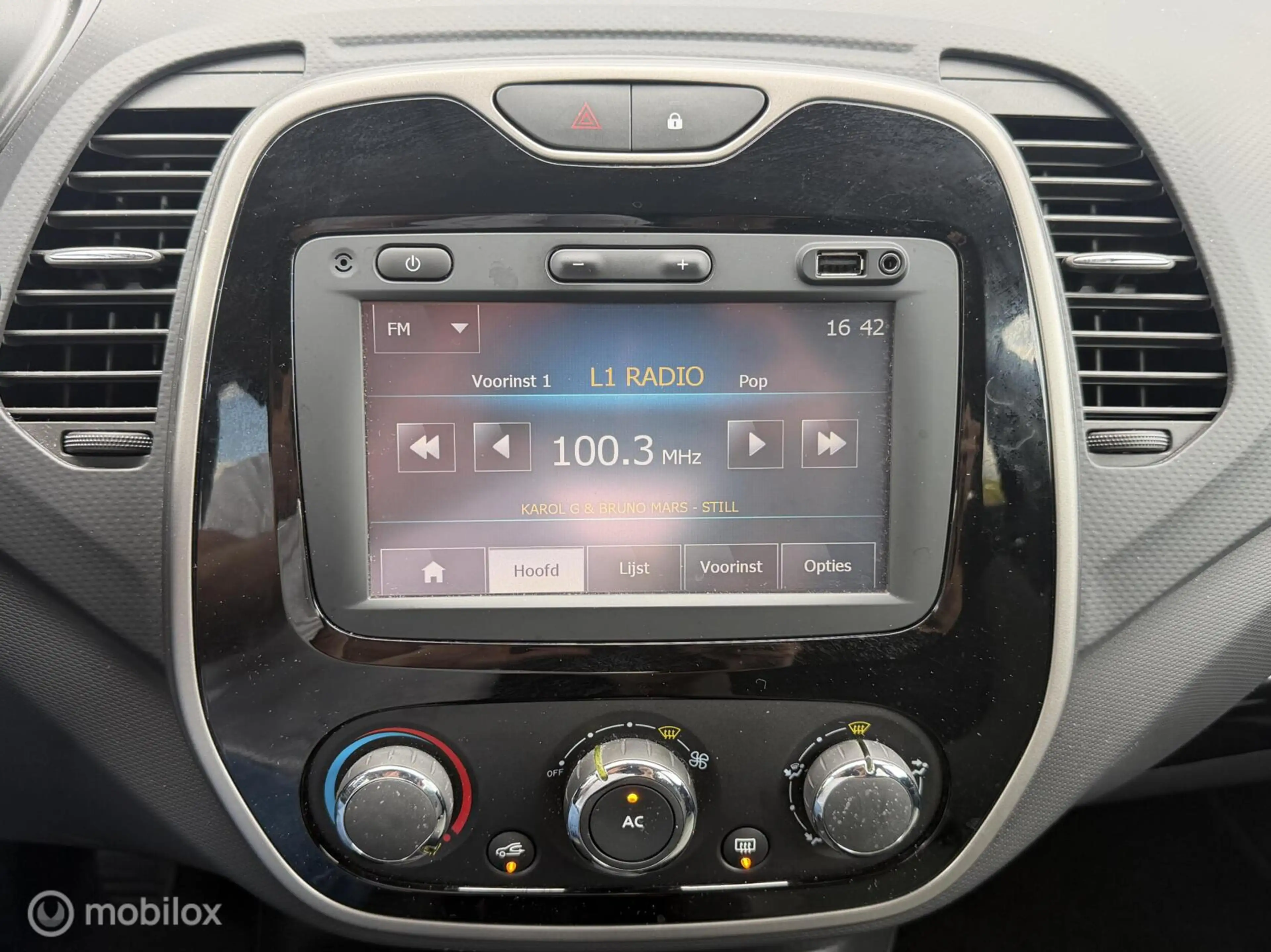 Renault Captur 0.9 TCe Dynamique 2014 / 31000KM NAP / Navigatie / — photo 17