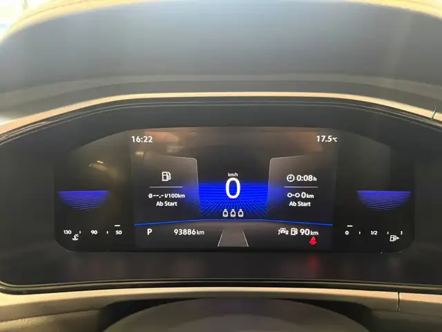 Volkswagen T-Roc view 7