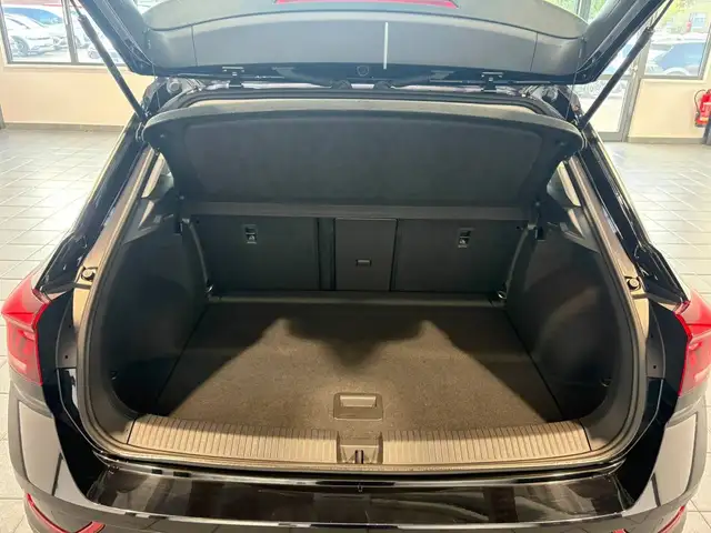 Volkswagen T-Roc view 6
