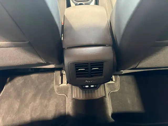 Volkswagen T-Roc view 13