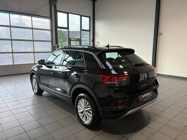 Volkswagen T-Roc view 4
