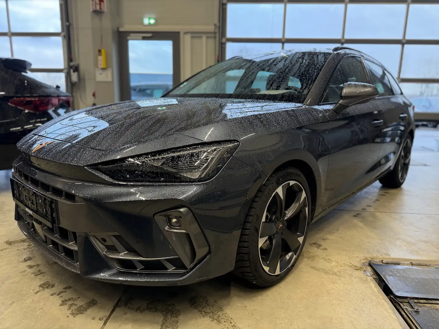 CUPRA Leon ST 1.5eTSI DSG Navi Edge Intelligent Drive Grau - 1