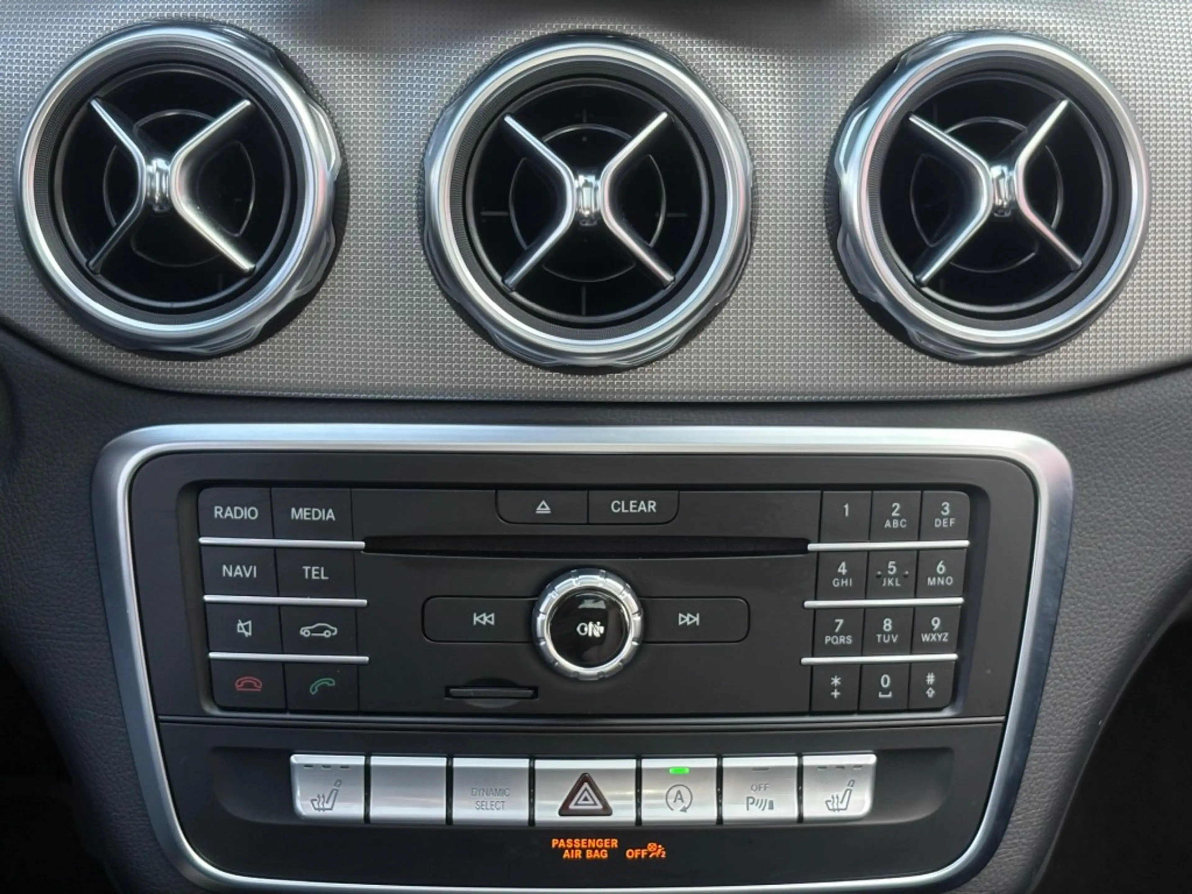 Mercedes-Benz GLA 180 GLA 180 122PK AUT. PREMIUM PLUS PANO-DAK TREKHAAK — photo 11