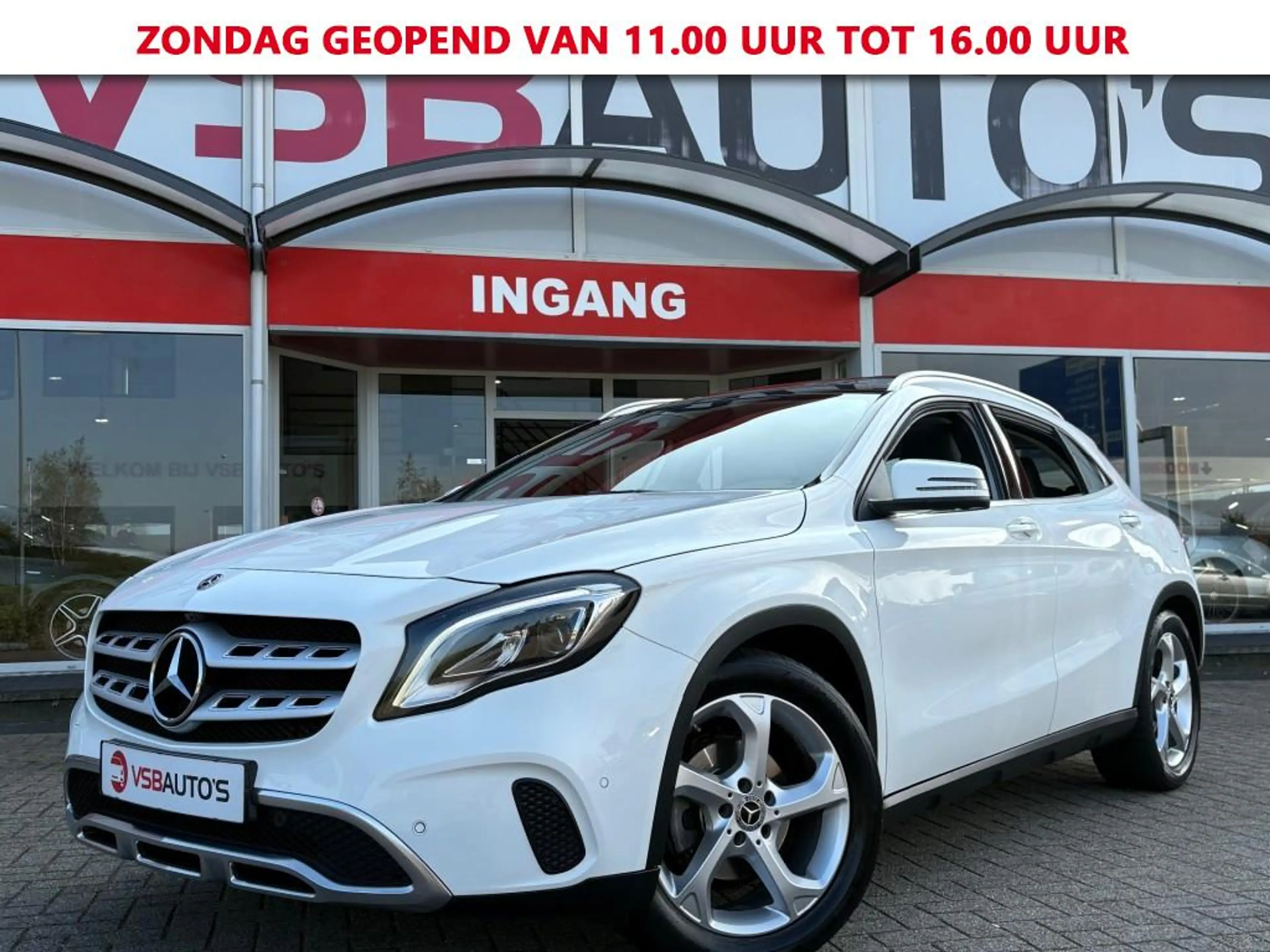 Mercedes-Benz GLA 180 GLA 180 122PK AUT. PREMIUM PLUS PANO-DAK TREKHAAK
