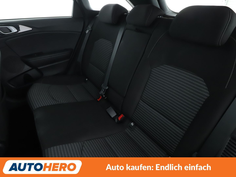 Kia Ceed / cee'd 1.6 Plug-in Hybrid Spirit Aut.*NAV*ACC*CAM*PDC*SHZ — photo 14