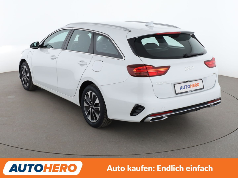 Kia Ceed / cee'd 1.6 Plug-in Hybrid Spirit Aut.*NAV*ACC*CAM*PDC*SHZ — photo 4