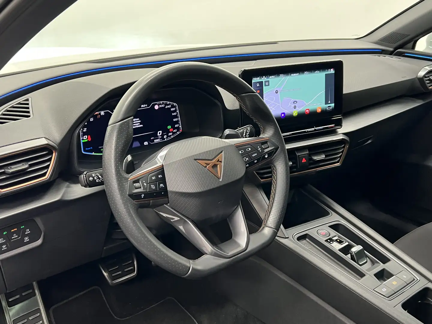 CUPRA Leon Sportstourer 1.4 e-Hybrid VZ Business | NAVI | WEG Weiß - 2