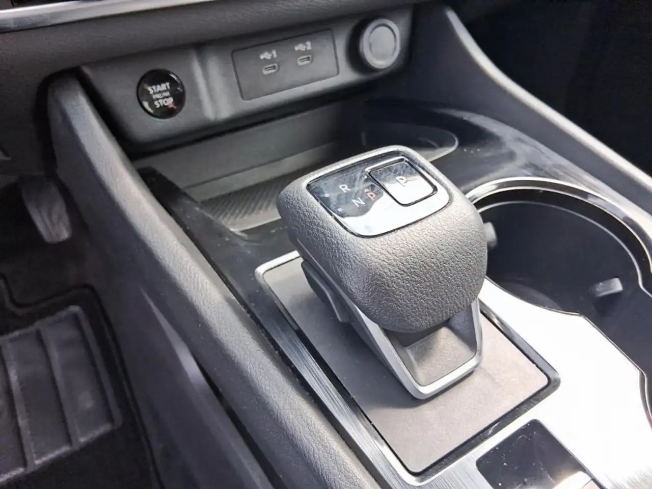 Nissan Rogue fotografie Nissan Rogue