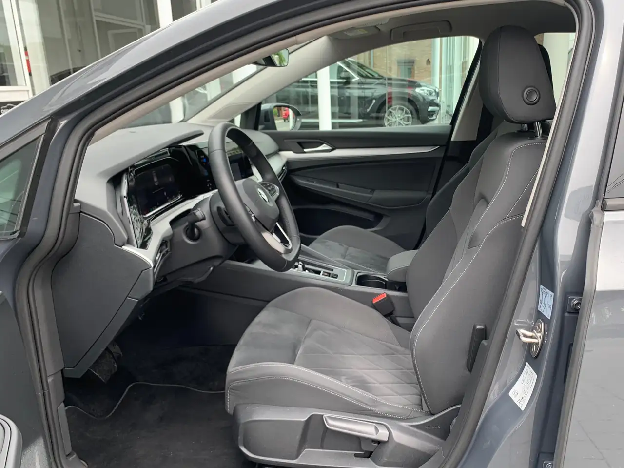 Volkswagen Golf VIII STYLE 1.0 eTSI 110CV / DSG / Boite Auto / MILD HYBRID /, миниатюра 13