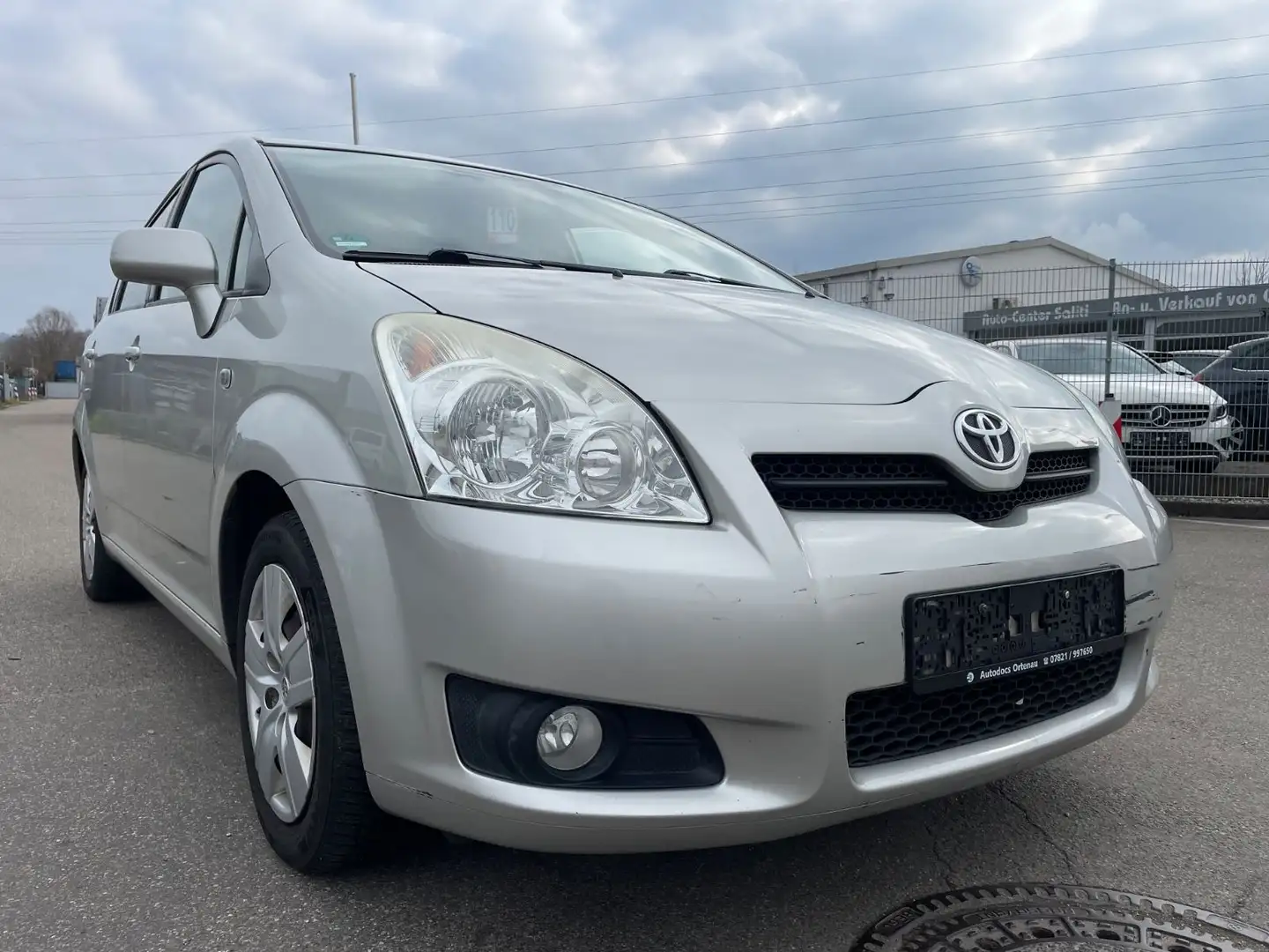 Toyota Corolla Verso 1.8 Sol srebrna - 2