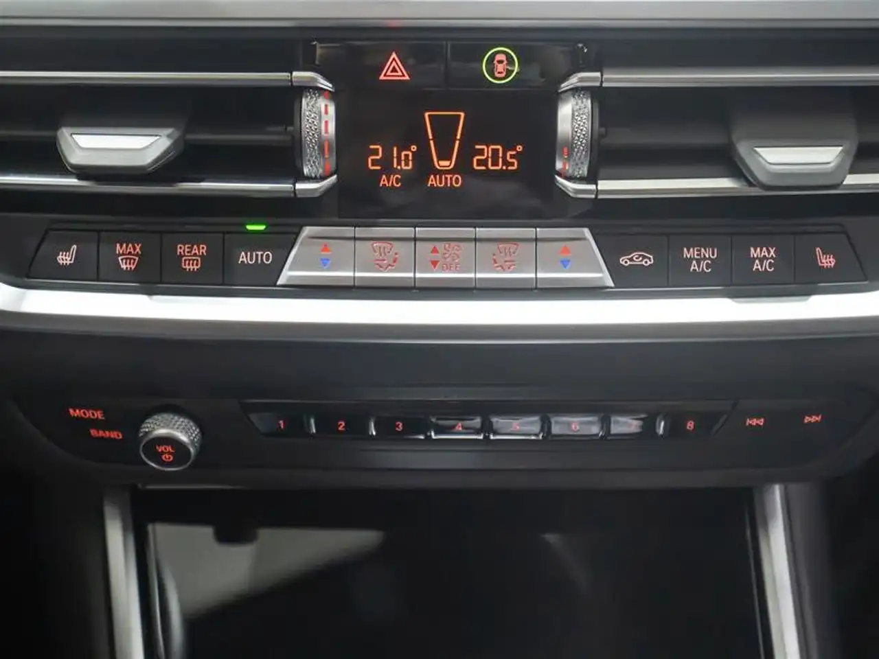 BMW 3 Series снимка BMW 3 Series