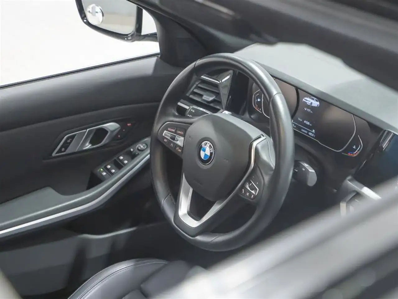 BMW 3 Series снимка BMW 3 Series