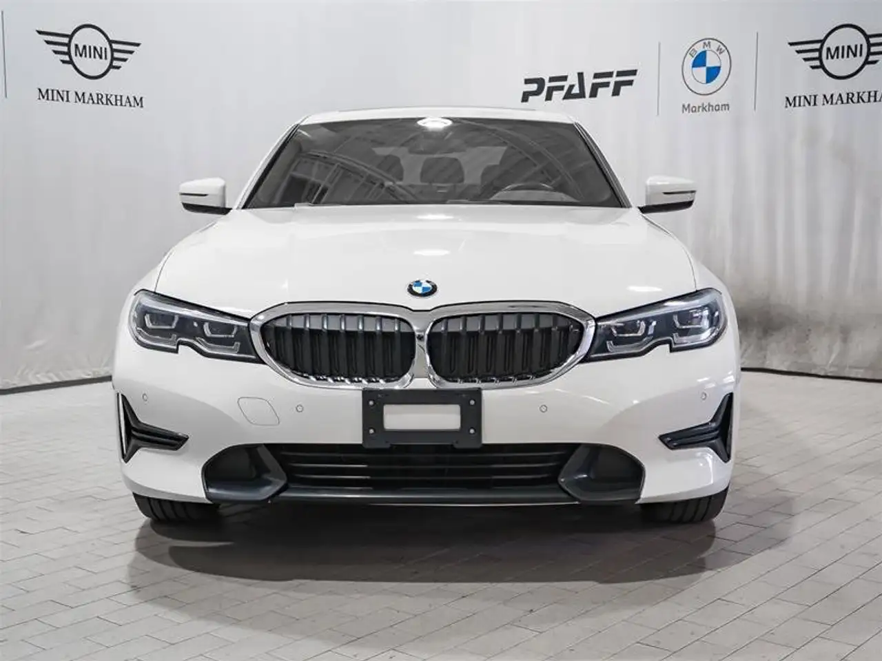 BMW 3 Series снимка BMW 3 Series