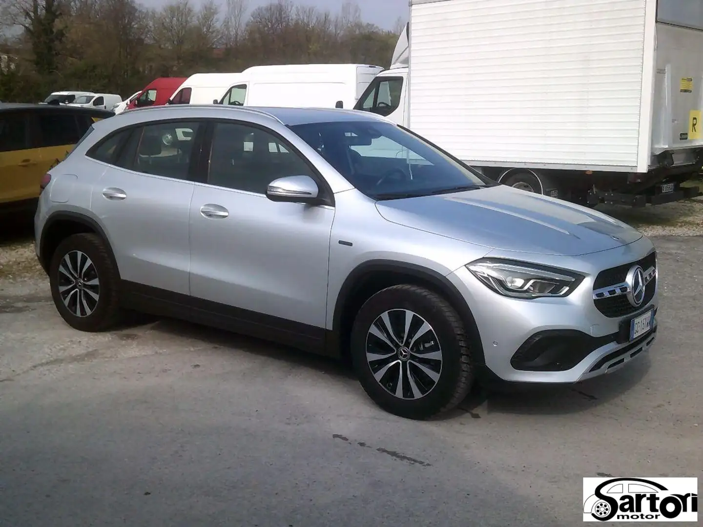Mercedes-Benz GLA 250 UNIPROPRIETARIO OTTIME CONDIZIONI! Argento - 2