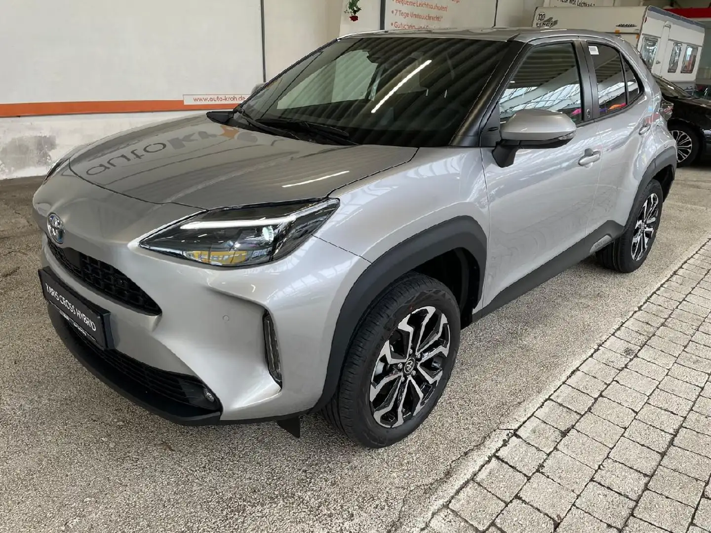 Toyota Yaris Cross Hybrid 2WD Team D Winter+ Safety+ Smart Connect Argent - 2