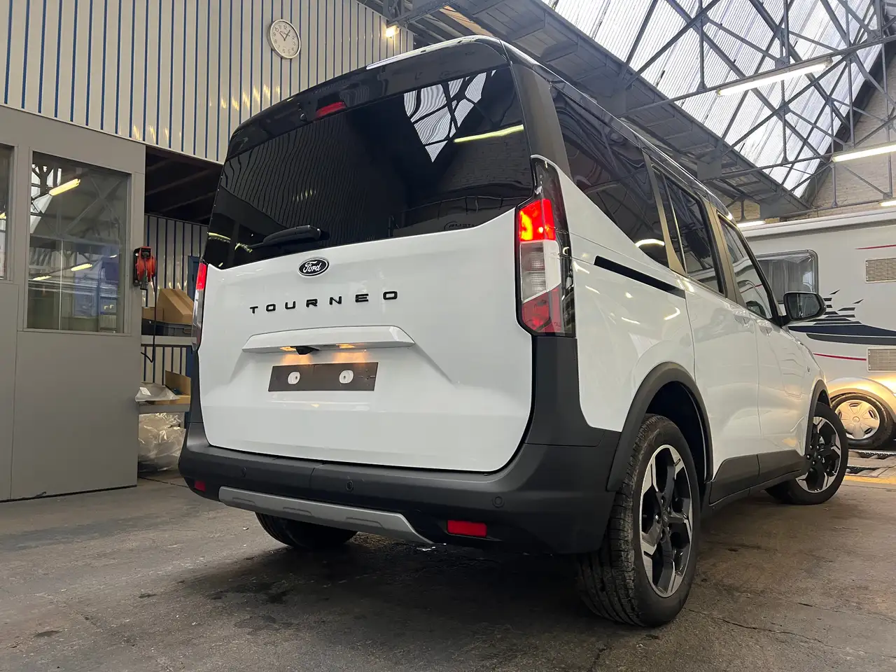Ford Tourneo Courier Active 1.0 Ecoboost 125pk A7 4