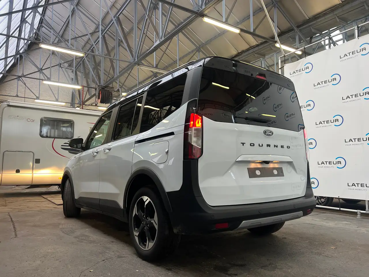 Ford Tourneo Courier Active 1.0 Ecoboost 125pk A7 3