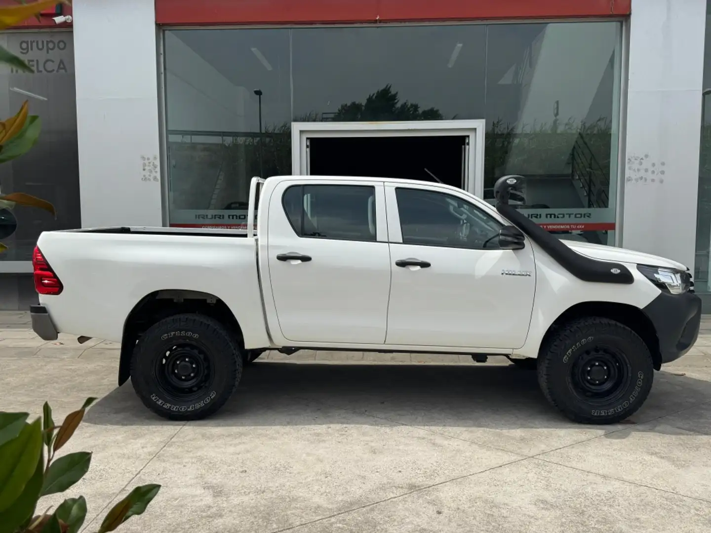 Toyota Hilux Cabina Doble GX Blanco - 1