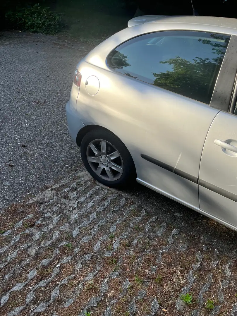 SEAT Ibiza Ibiza 1.4-16V Sensation Argent - 1