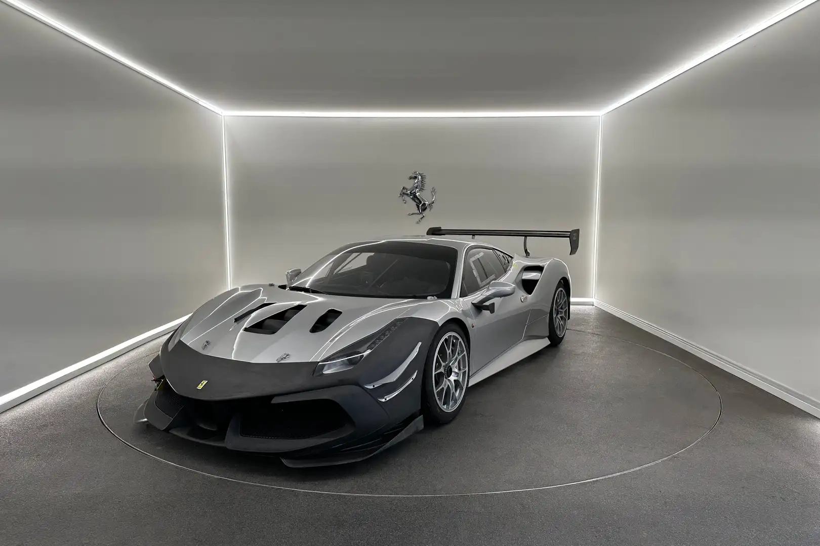 Ferrari 488 Challenge EVO - Low Mileage Zilver - 1