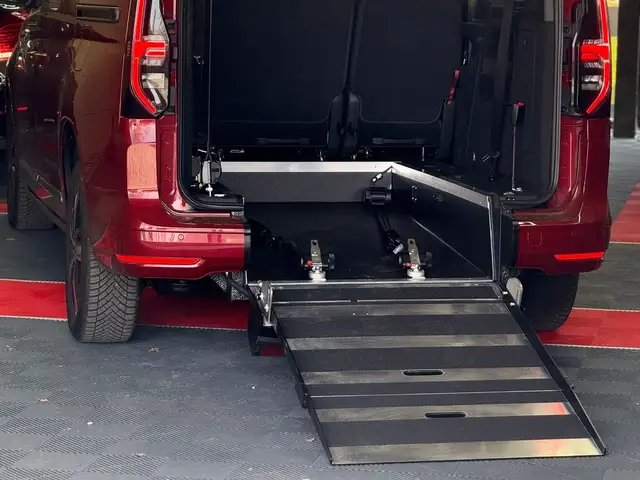 Volkswagen Caddy Caddy Maxi Life Behindertengerecht Rollstuhlrampe Ansicht 13