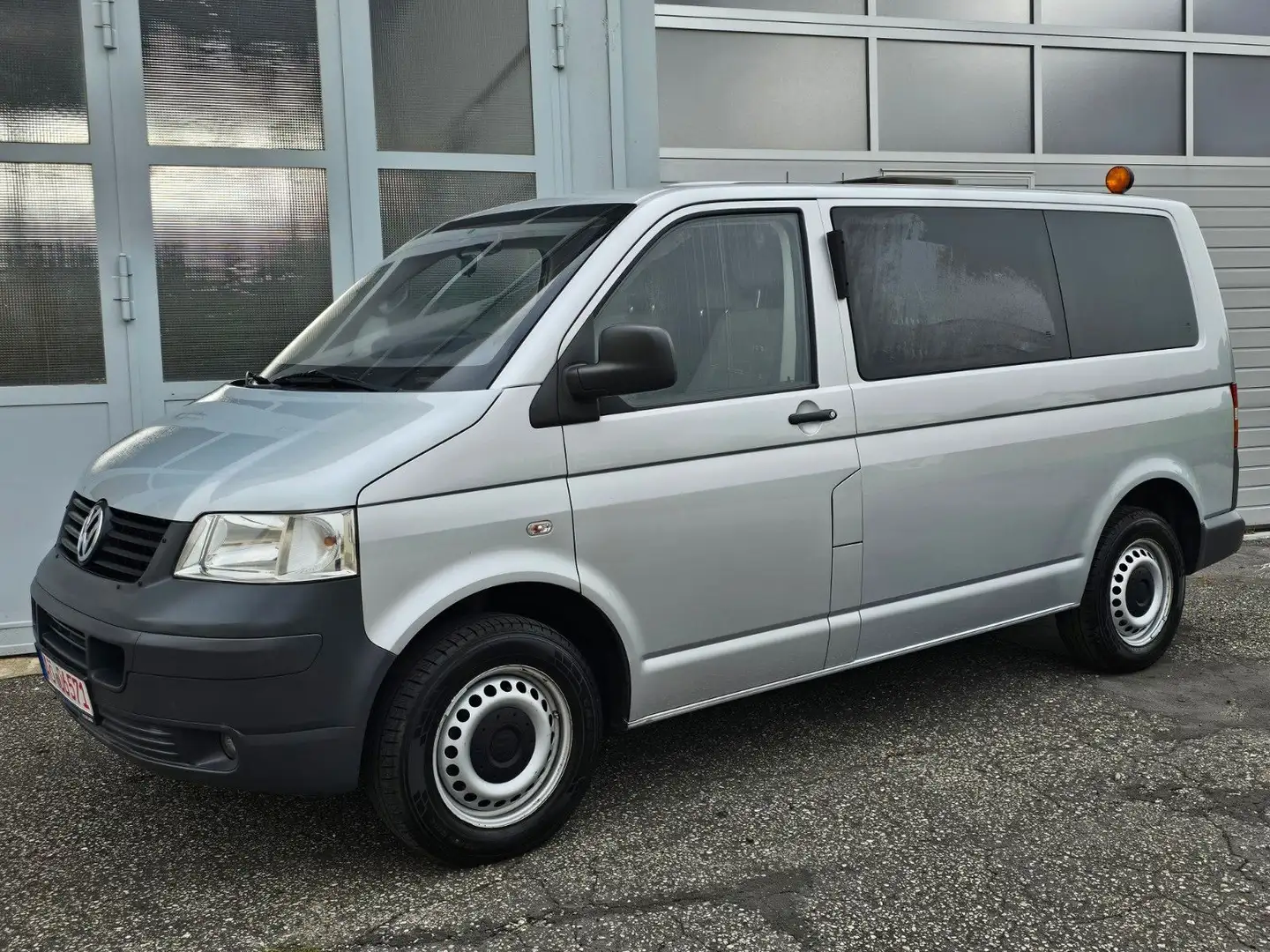 Volkswagen T5 Transporter T5 2.5TDI AUTOMATIK 1.HAND 7-SITZER STANDHEIZUNG Silber - 2