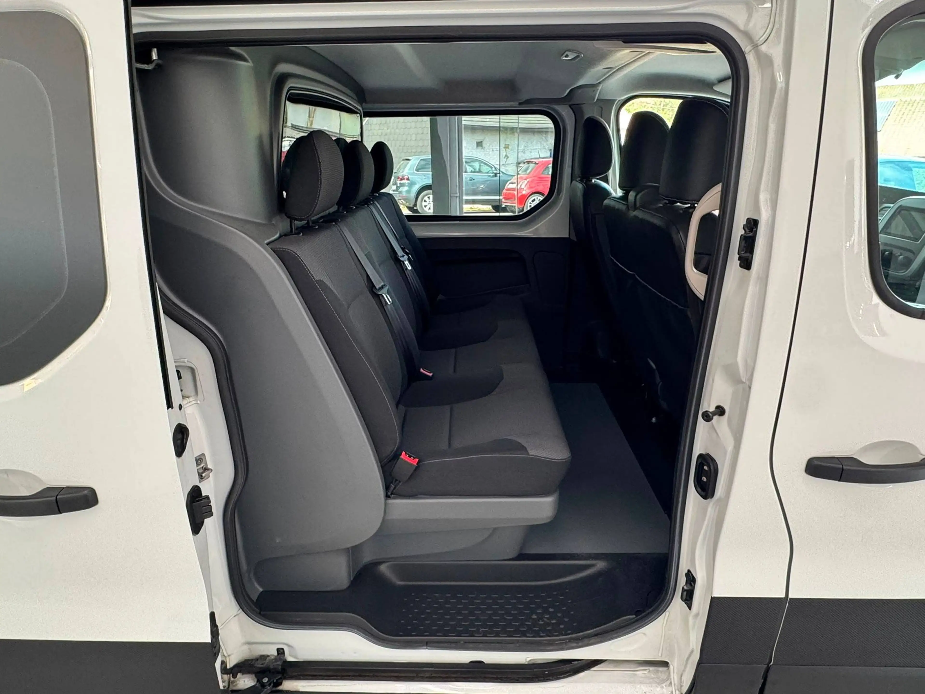Nissan NV300 🟩2.0 DIESEL 120CV - 6 PLACES - TVA DEDUCTIBLE — photo 13