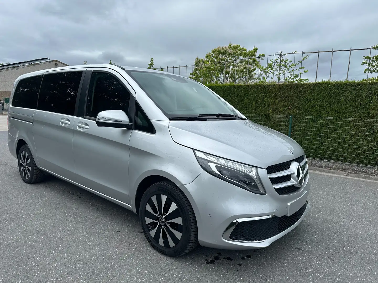 Mercedes-Benz V 250 d LWB Avantgarde Led/Navi/CarPlay 7 places Argent - 2