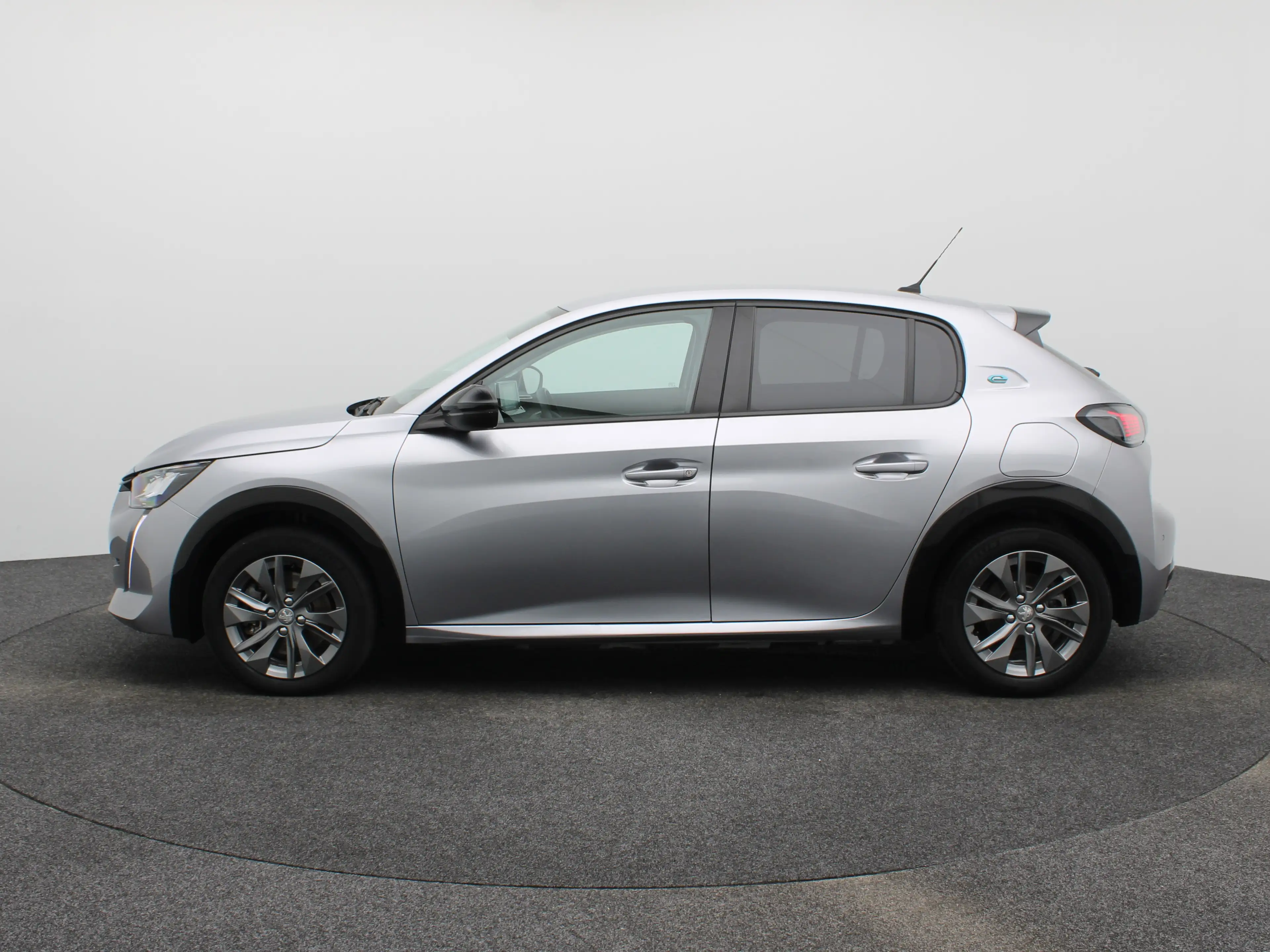 Peugeot e-208 EV Allure 50 kWh | SOH 93% | Carplay | Cruise | Pa — photo 13