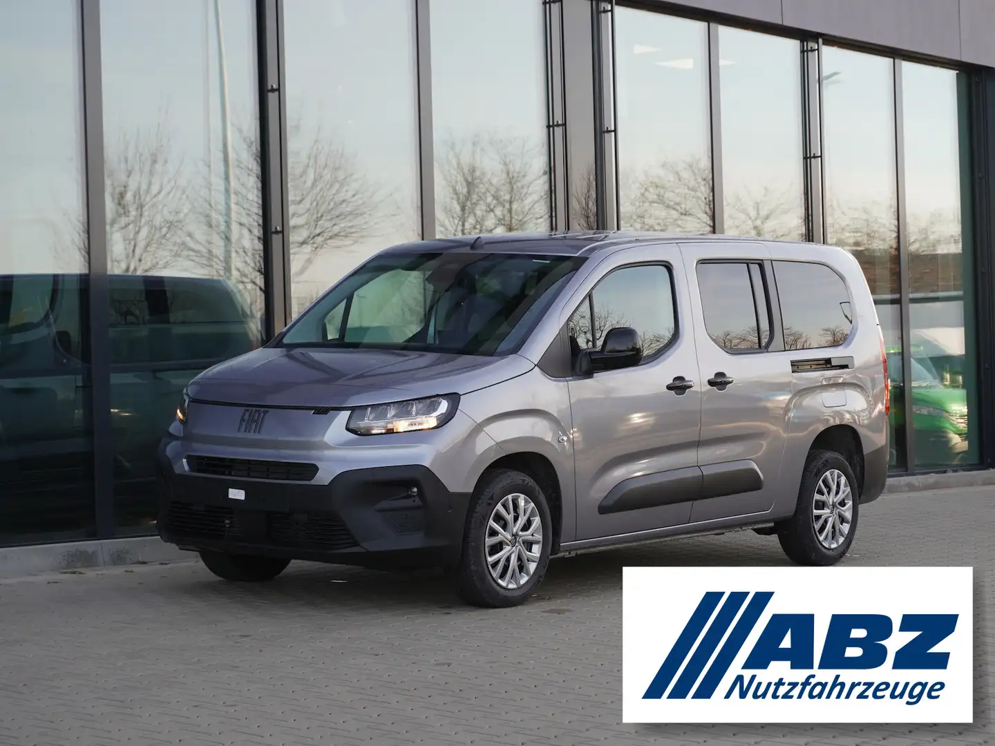 Fiat Doblo Maxi Kombi 1.5 130 AT8 / 10-Zoll Navi Gris - 1