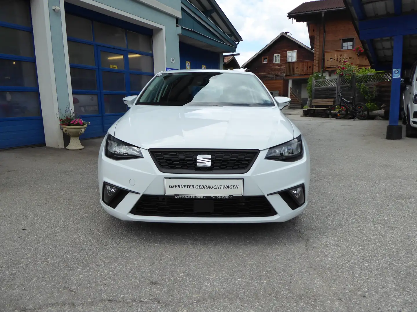 SEAT Ibiza 1,0 TSI Reference 95PS Weiß - 2