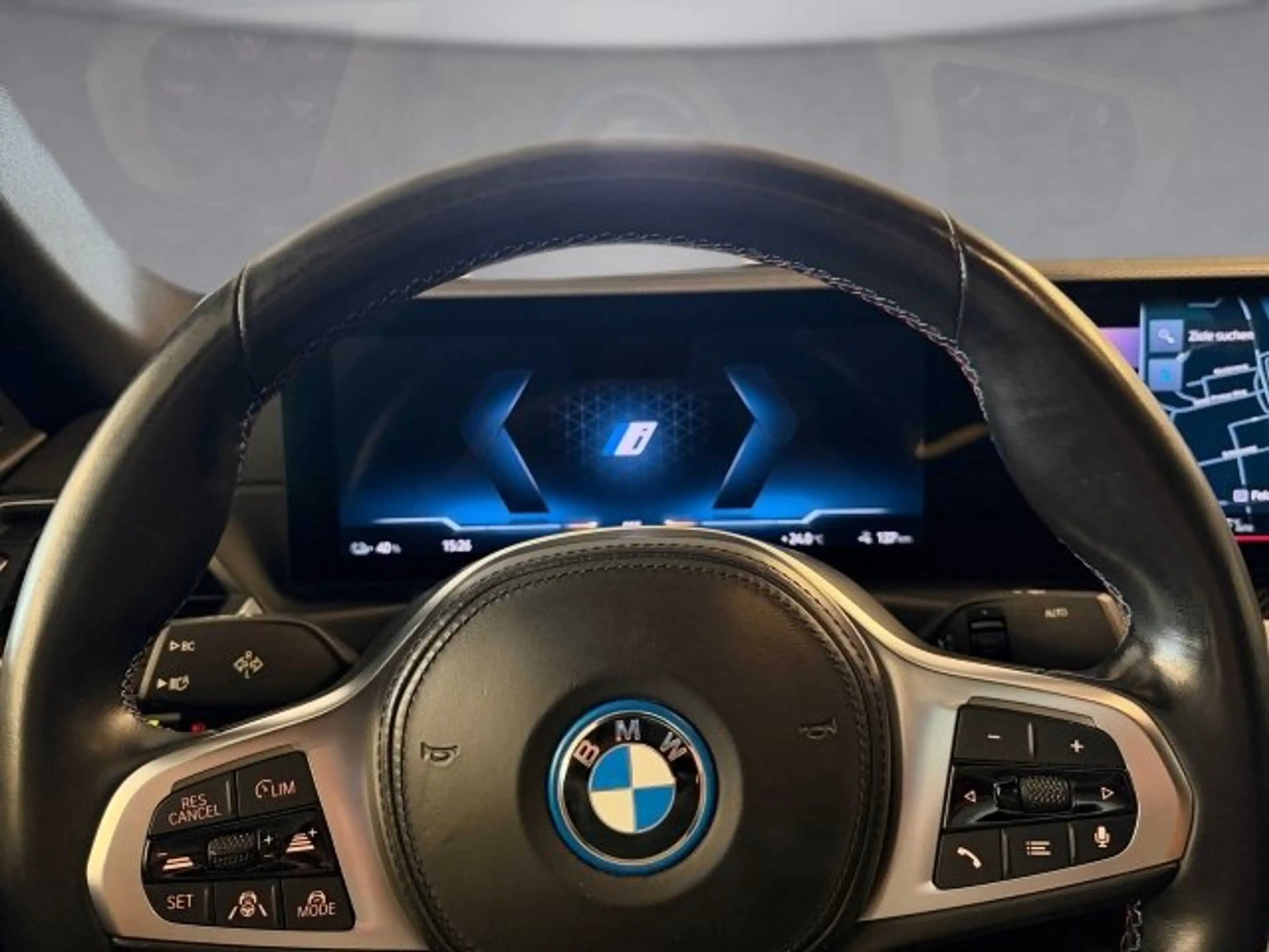 BMW i4 Gran Coupe xDrive — photo 10