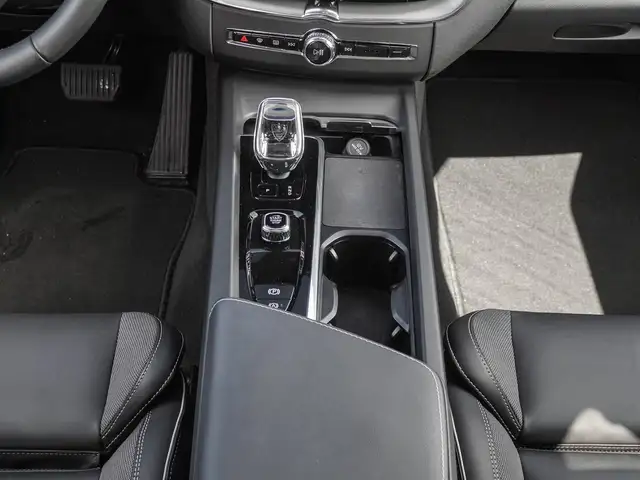 Volvo XC60 view 15