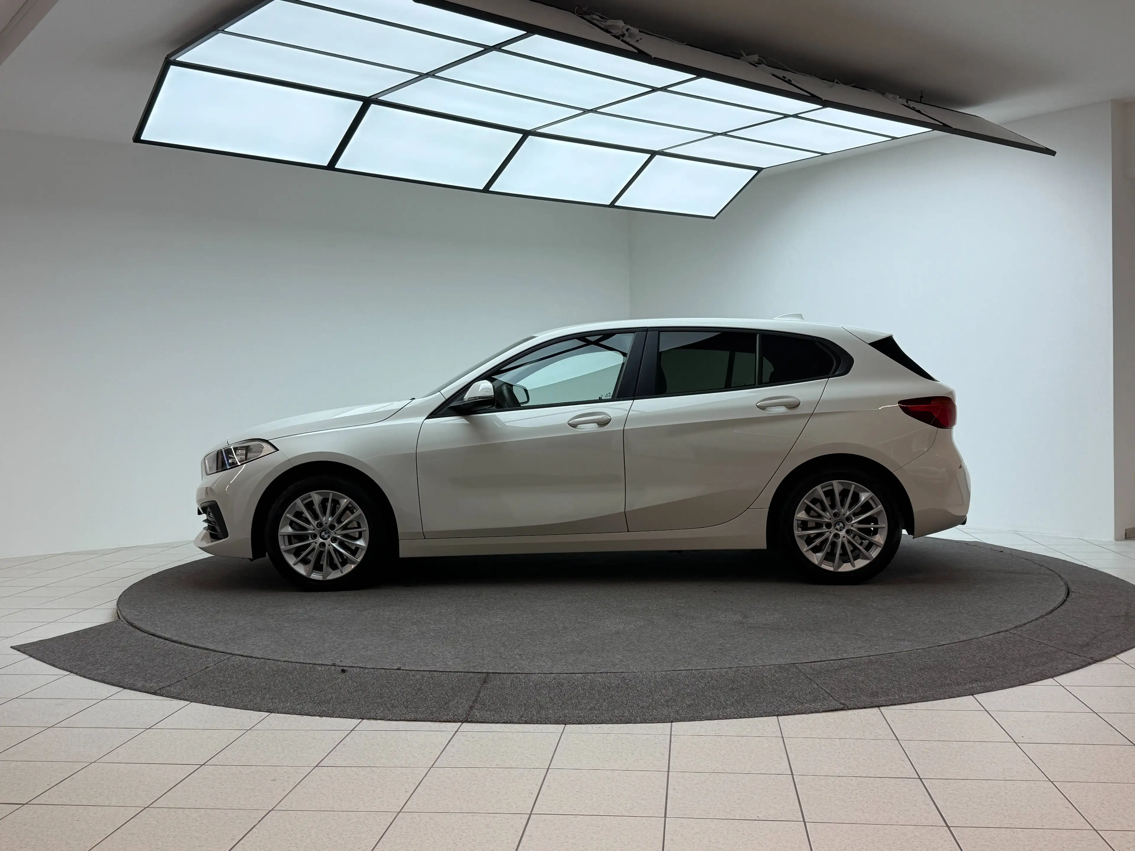 BMW 120 120 d xDrive Advantage LED*SHZ*MMI*TEMPOMAT* — photo 4