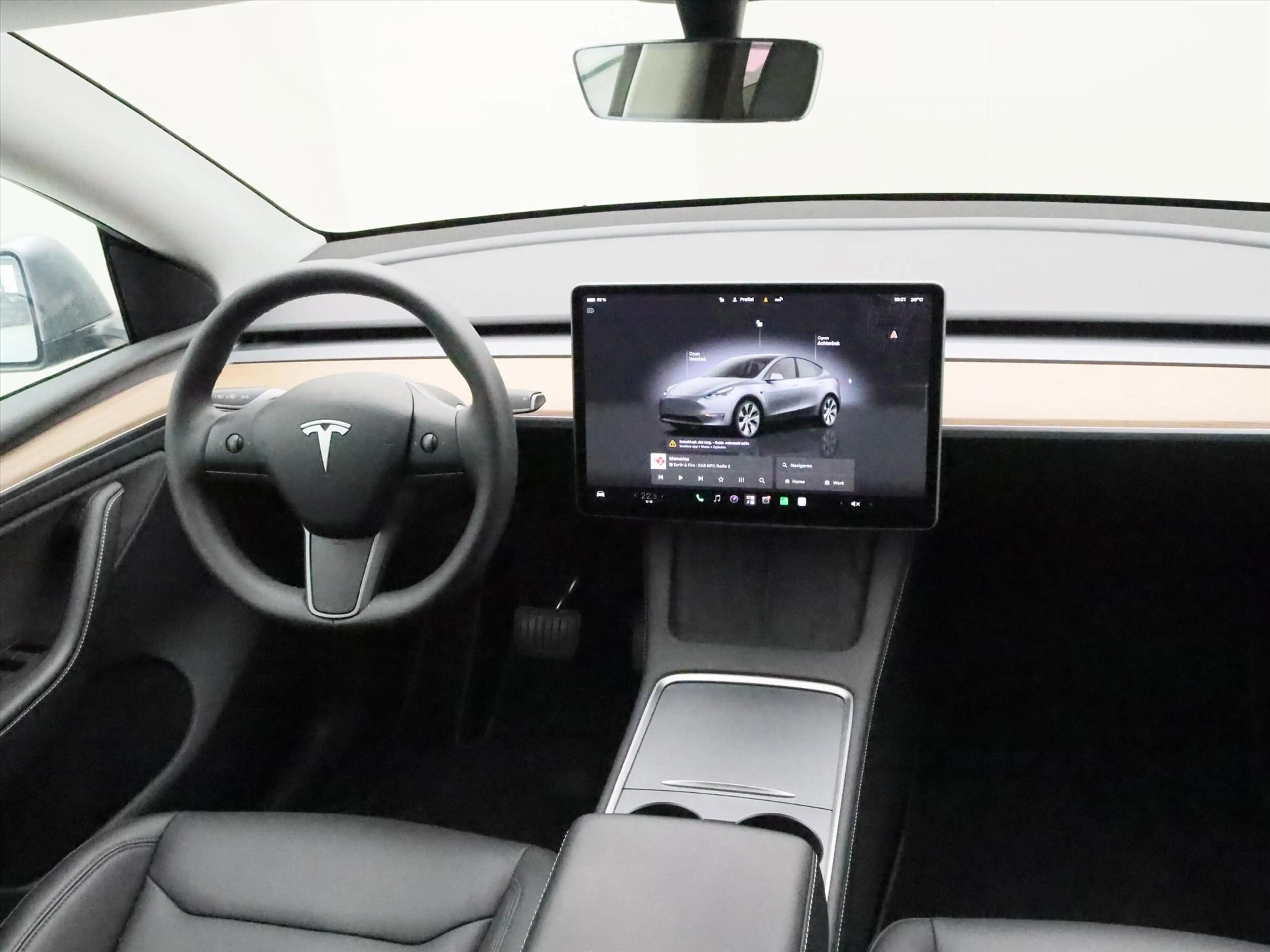 Tesla Model Y Long Range RWD 75kWh 351pk 95.8% SoH [ HW4+TREKHAA — photo 2