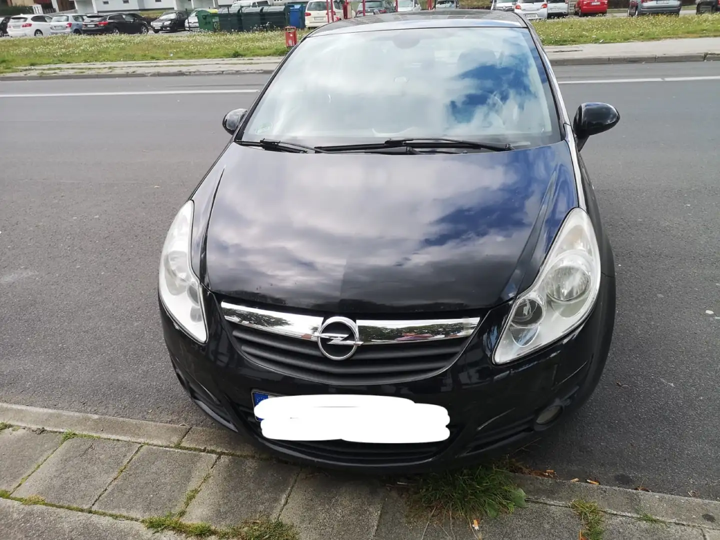 Opel Corsa 1.2 16V.        Neue TÜV Schwarz - 1
