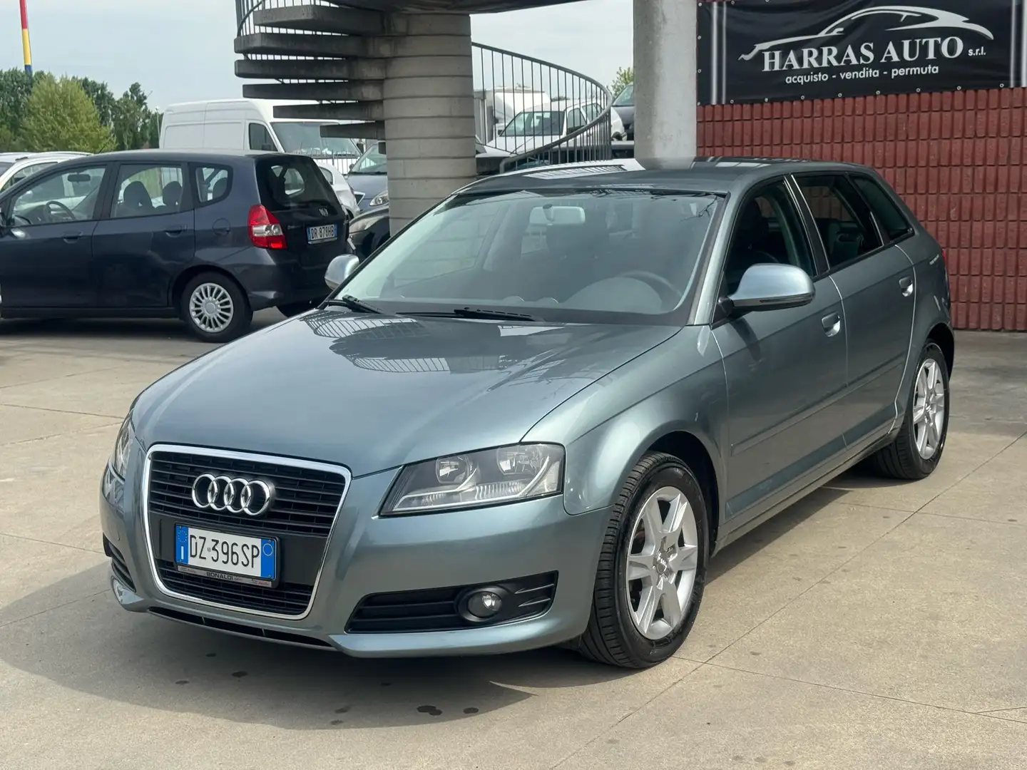 Audi A3 Sportback 1.6 tdi Ambition Bleu - 1