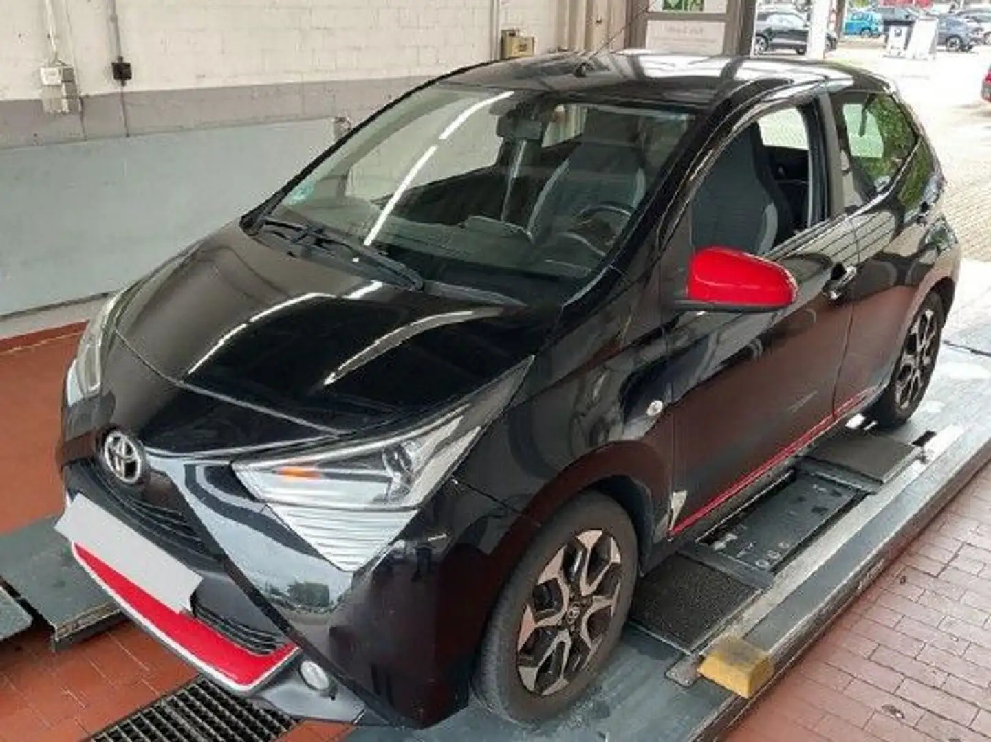 Toyota Aygo x-play connect * Schwarz - 2