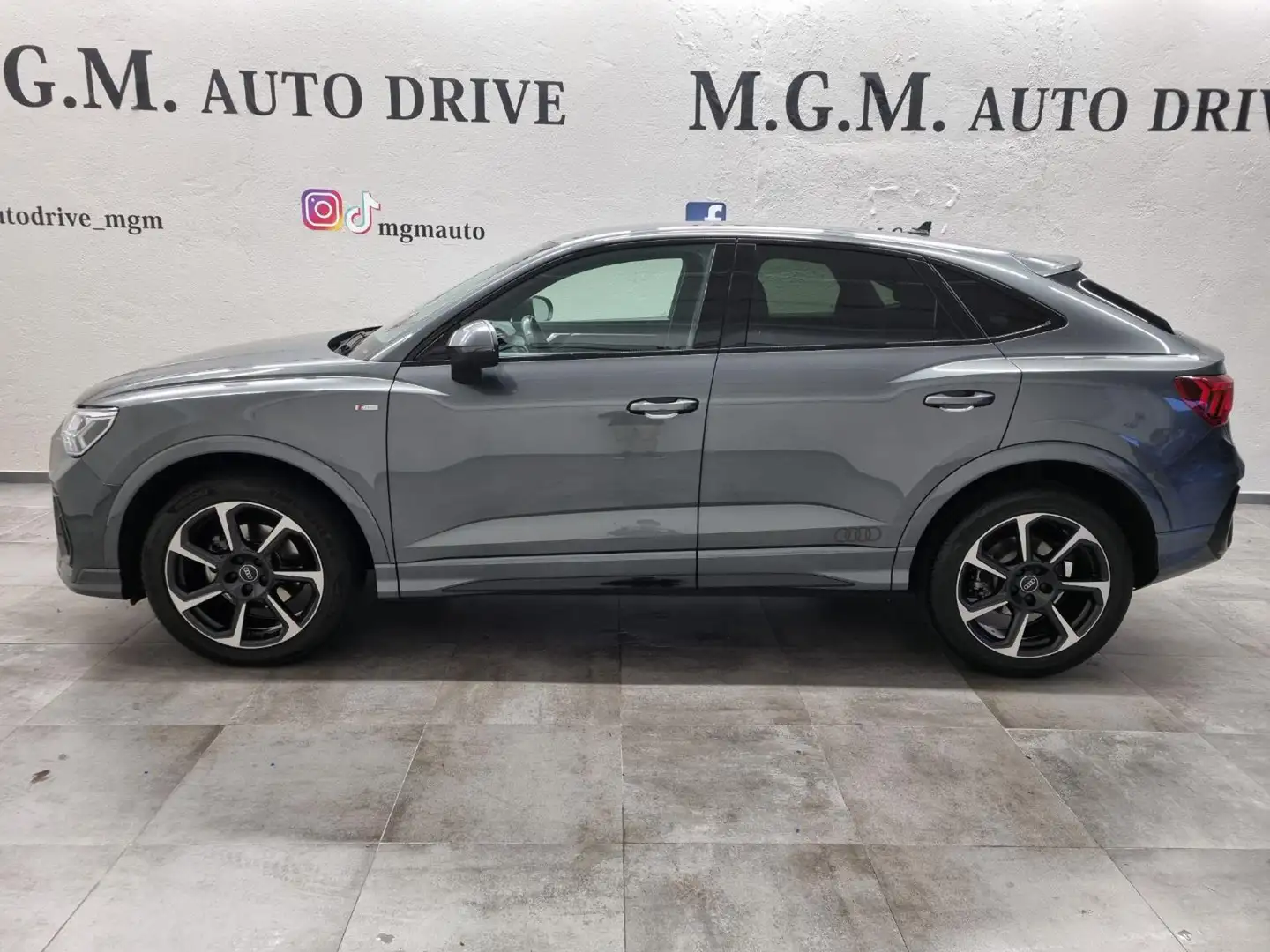 Audi Q3 SPB 35 TDI S tronic S LINE edition Szürke - 2