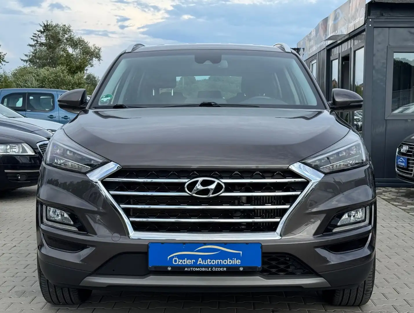 Hyundai TUCSON 1.6 CRDi 2WD ++Finanzierung++Garantie++ Gris - 2