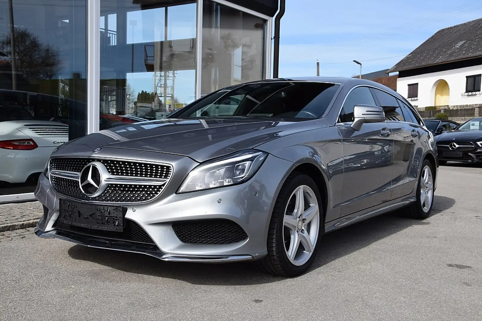 Mercedes-Benz CLS 350 BlueTEC 4MATIC Aut. *AMG-Line* Gris - 2
