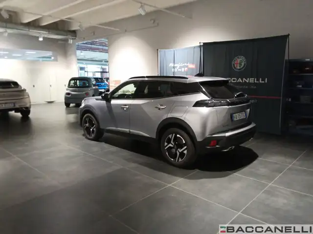 Peugeot 2008 view 3