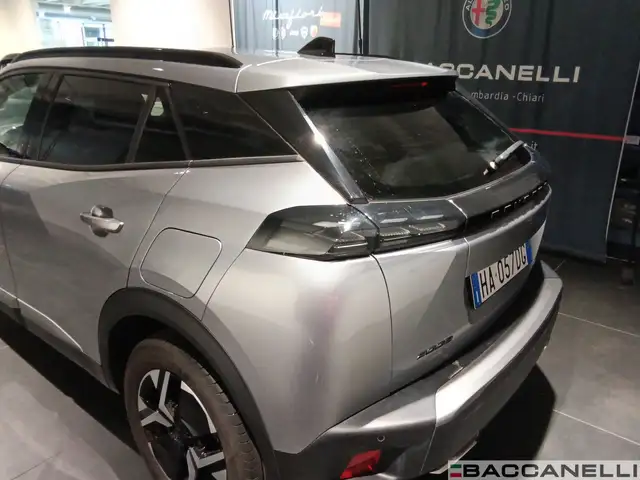 Peugeot 2008 view 9