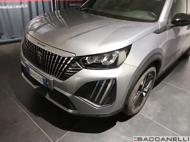 Peugeot 2008 view 8