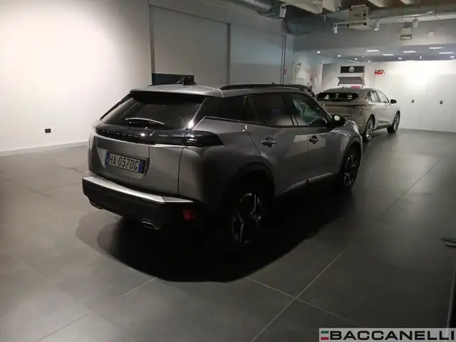 Peugeot 2008 view 5