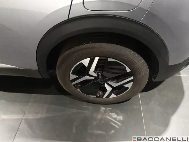 Peugeot 2008 view 10