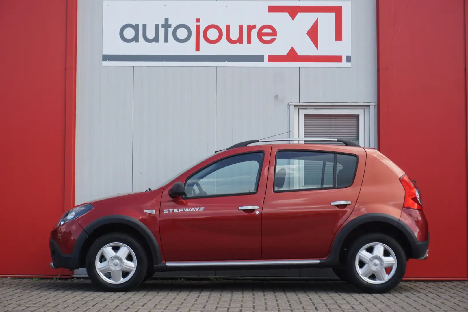 Dacia Sandero 1.6 Ambiance | Origineel NL | Radio | Airco | 15'' Rood - 2
