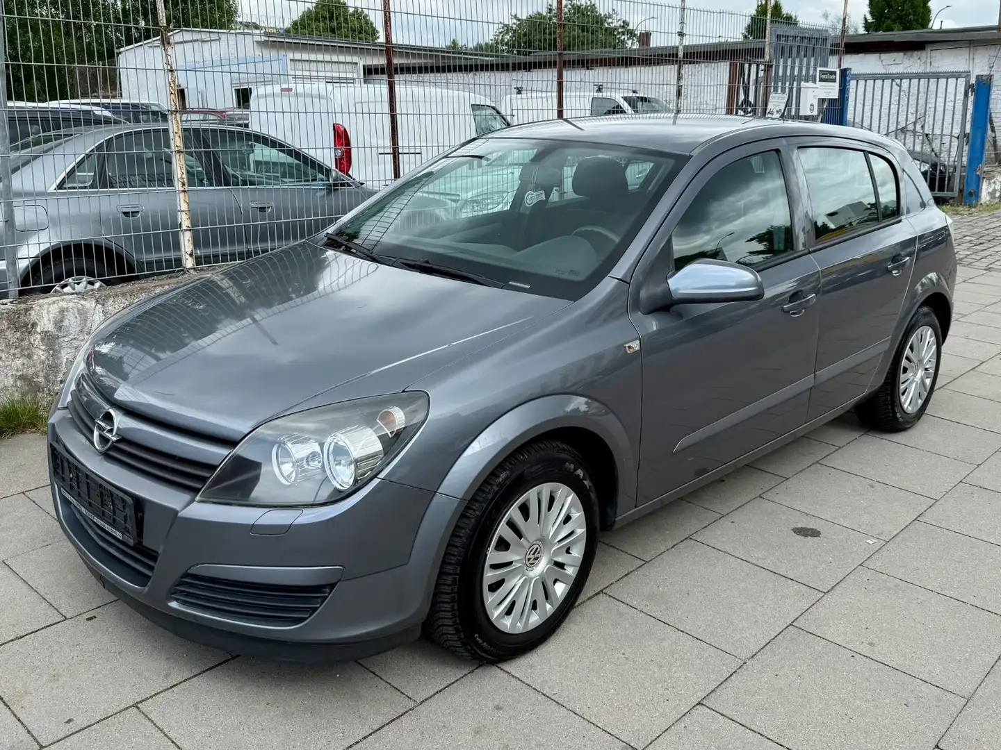 Opel Astra 1.6 Twinport Elegance/ TÜV NEU Grau - 2