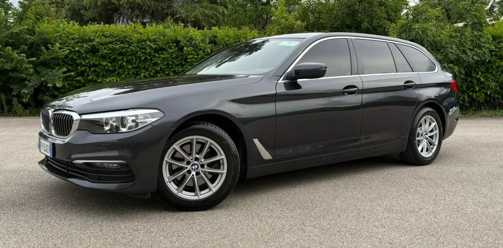 BMW 520 520d Touring xdrive Business auto Nero - 1